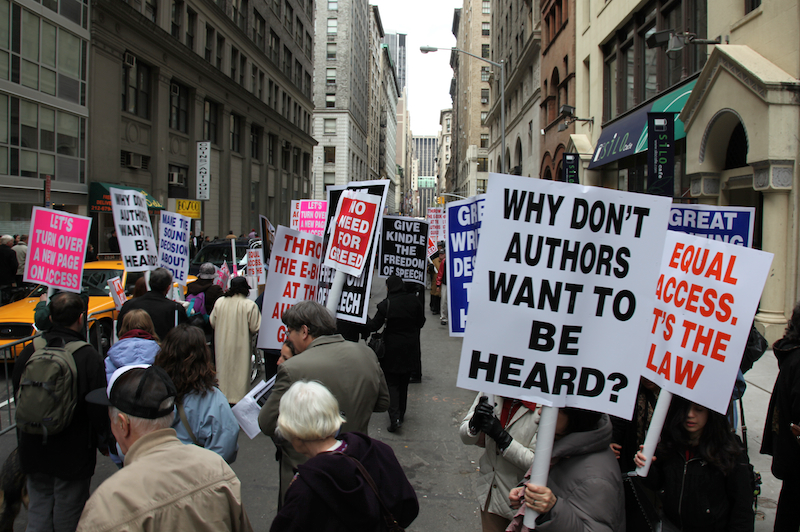 Illustration for article titled Photos and Video From the National Federation of The Blind's Kindle 2 Protest